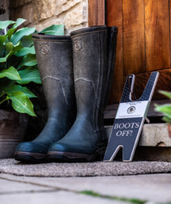 boot jack next to wellie