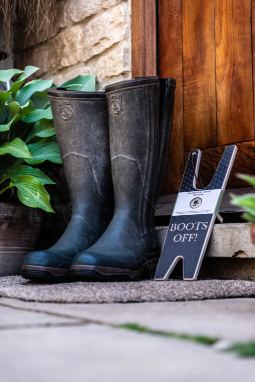 boot jack next to wellie