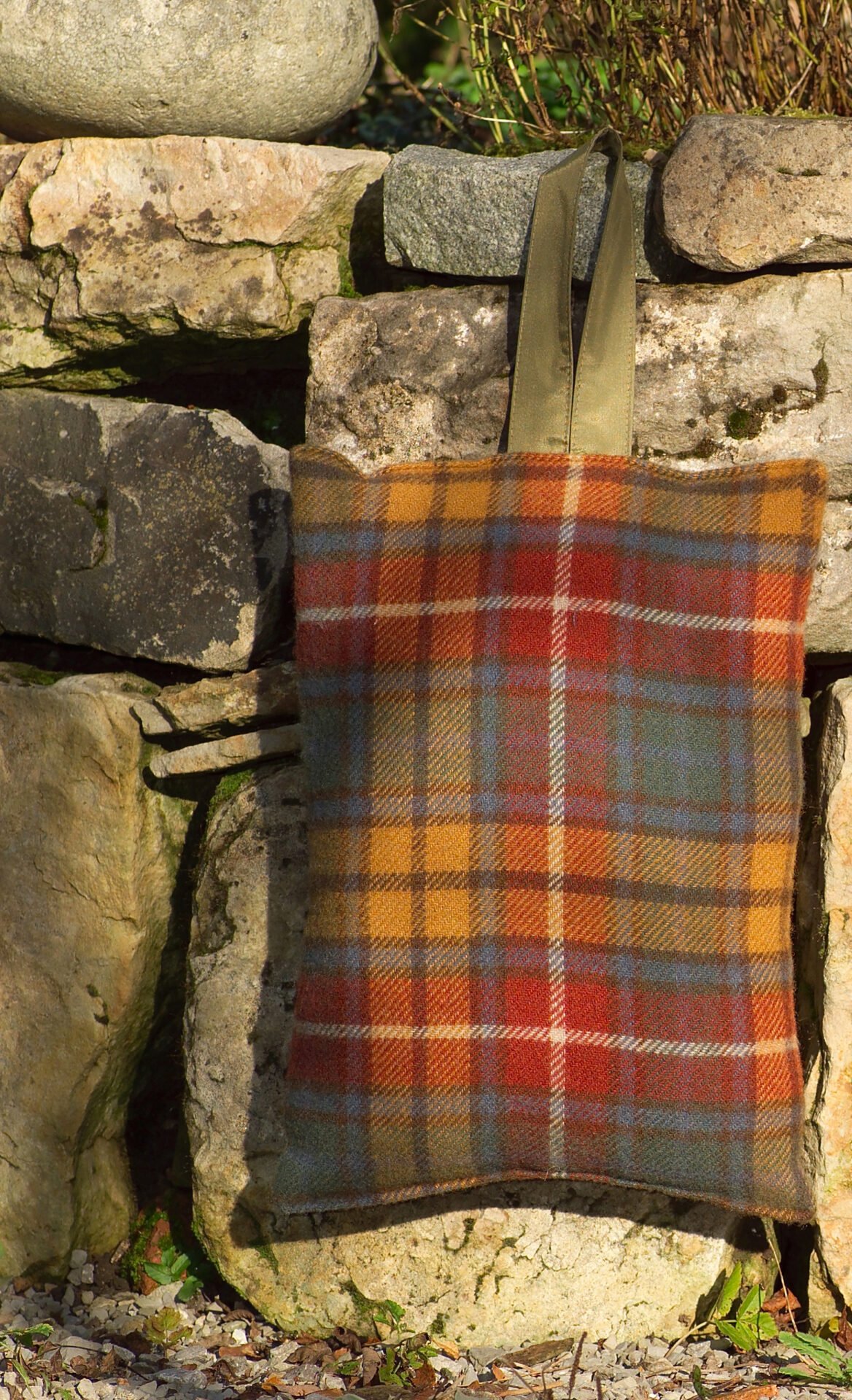 Buchanan tartan comfy garden kneeler