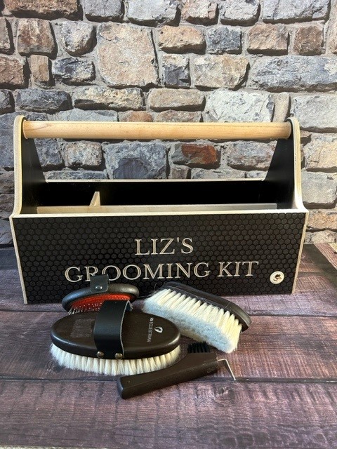 Grooming kit gift set